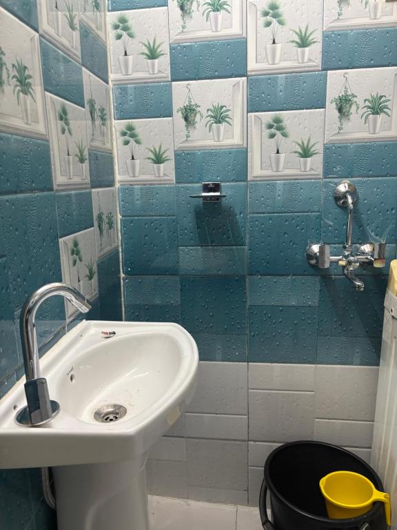 Ένα μπάνιο στο Mayalu Homestay