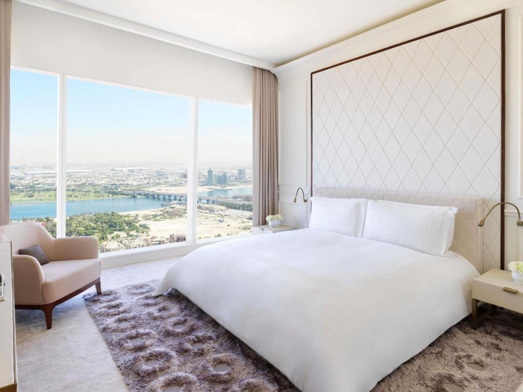 Sofitel Dubai The Obelisk - Resim 39