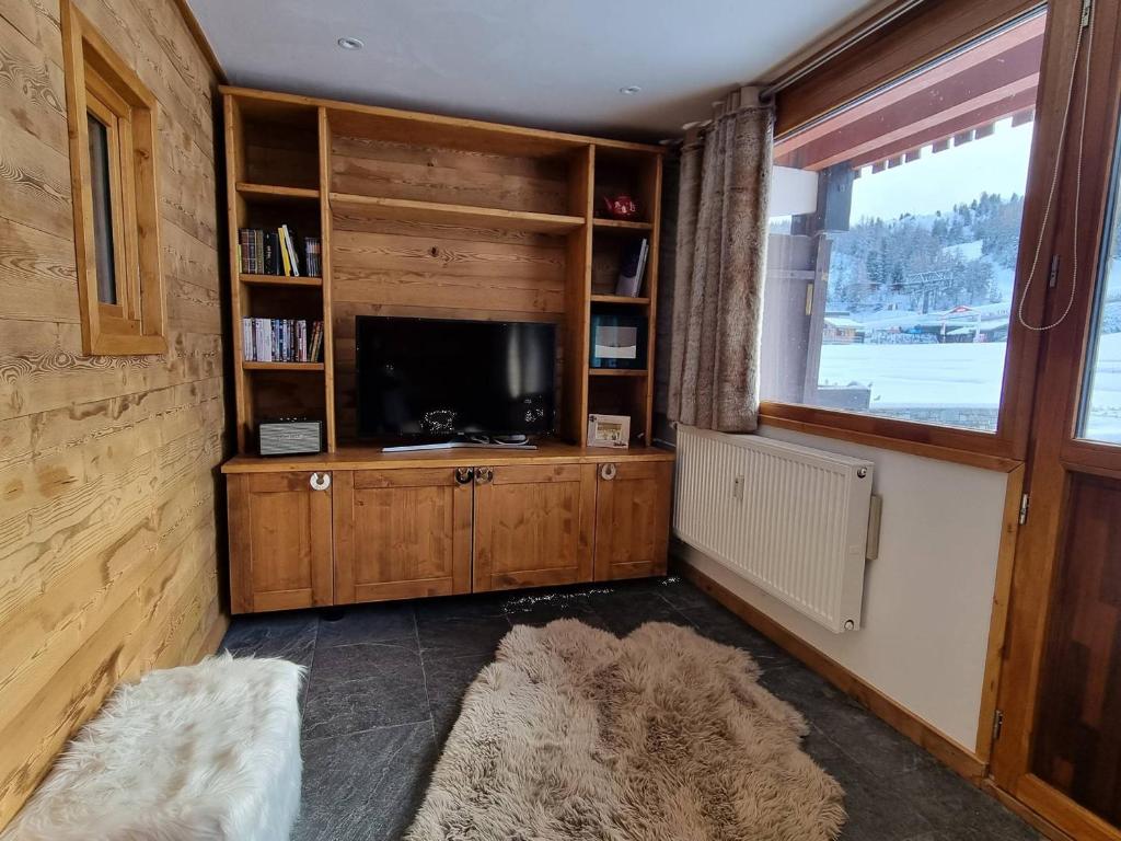 Grand studio rénové avec terrasse sud à Plagne Centre