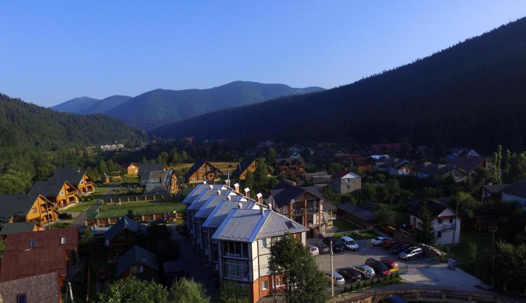 Nespecifikovaný výhled na hory nebo výhled na hory při pohledu z hotelu