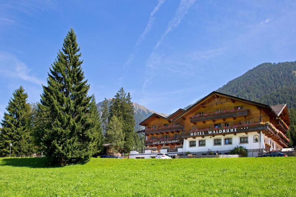 Foto dalla galleria di Hotel Waldruhe a Santa Maddalena in Casies