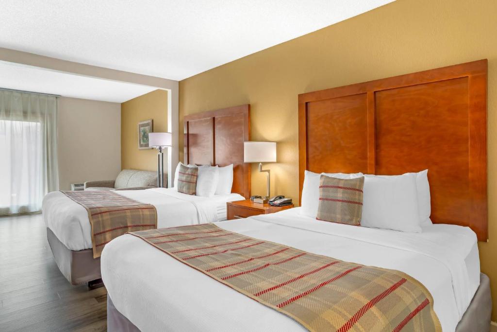 The Inn at Apple Valley, an Ascend Collection Hotel photo