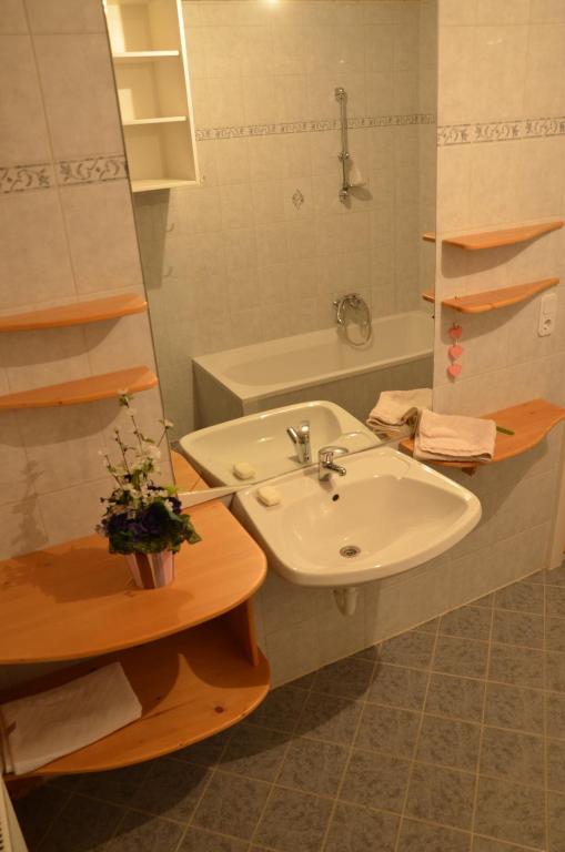 A bathroom at Ferienwohnung Vonwald