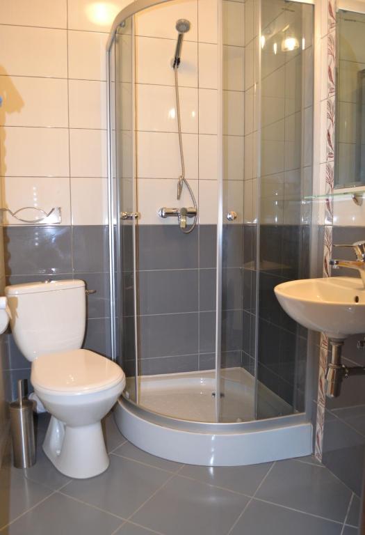 Dom Jastrzębia z basenem i jacuzzi - 10