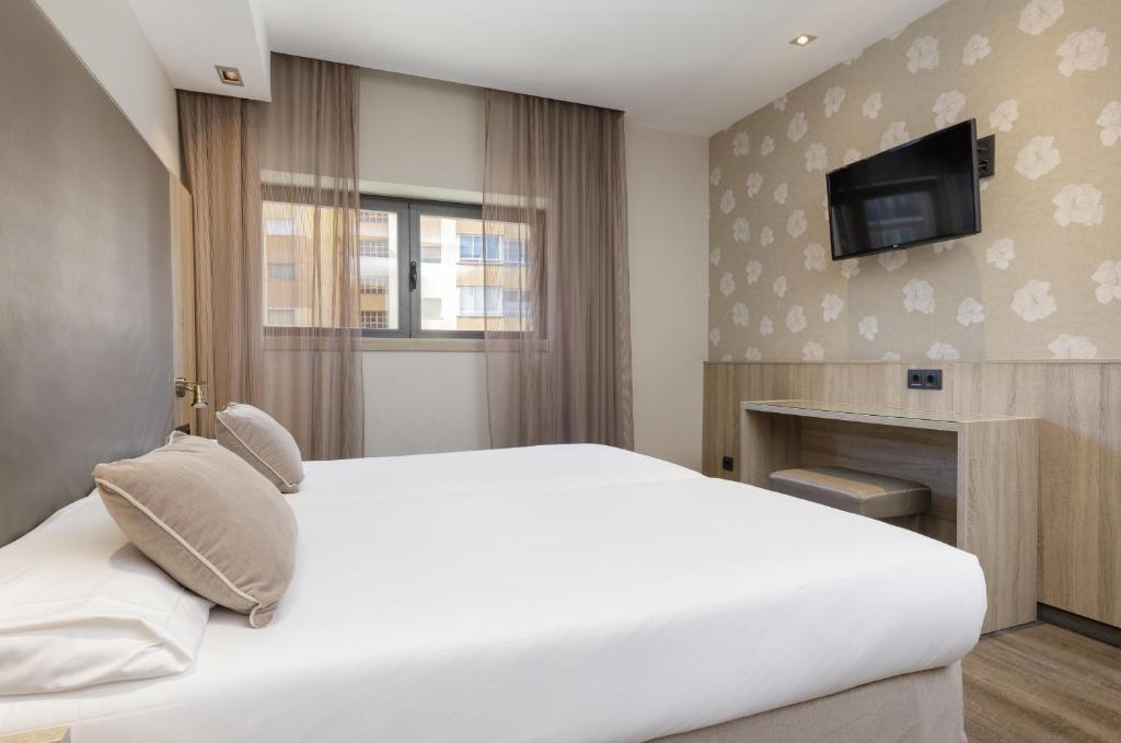 Hotel Civera - 1