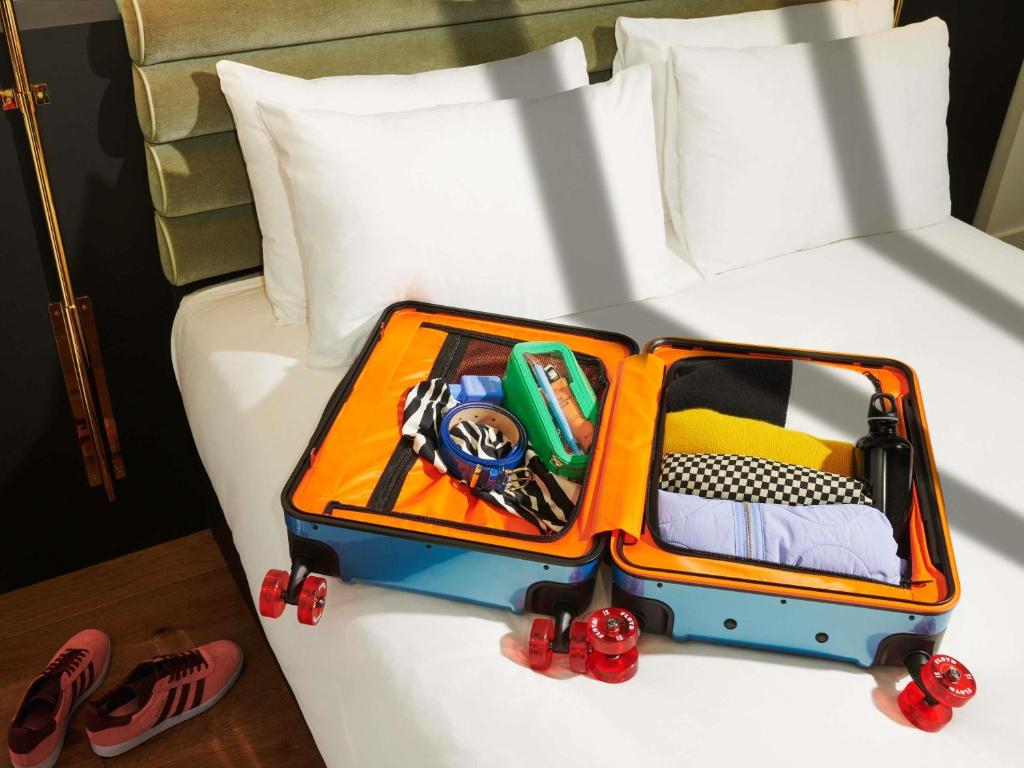 TRIBE London Canary Wharf - Resim 23