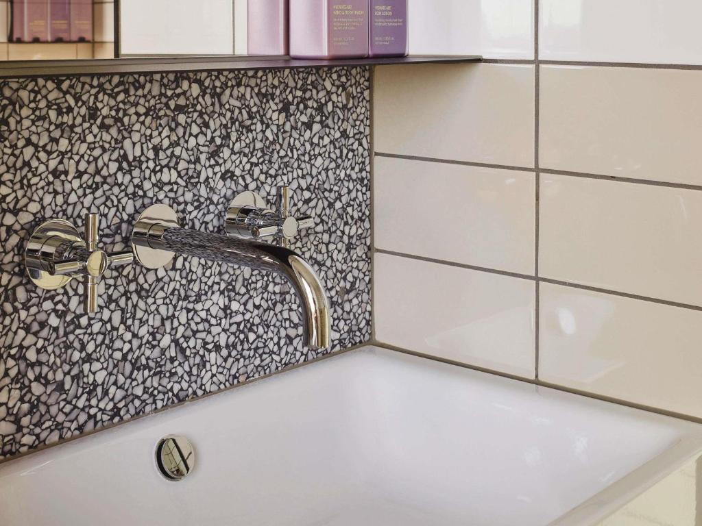 TRIBE London Canary Wharf - Resim 28