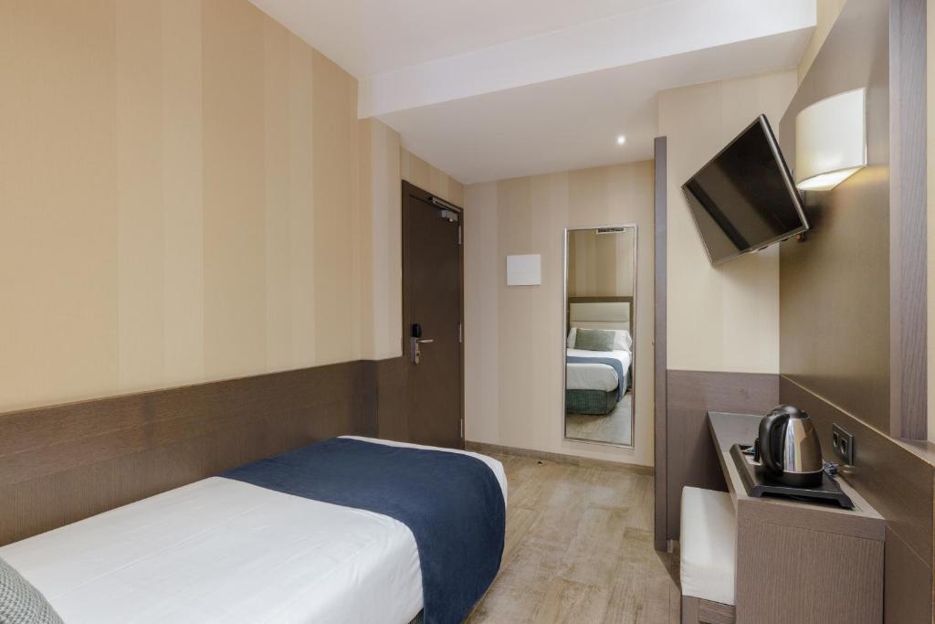Hotel Reina Cristina - 14