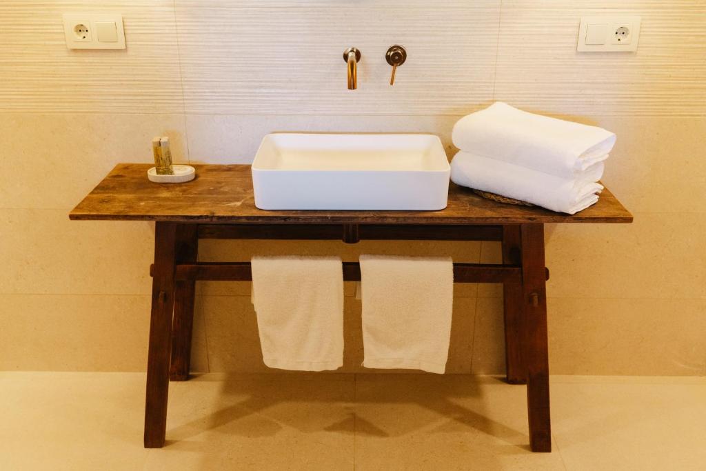 1930 Boutique Hotel - 12