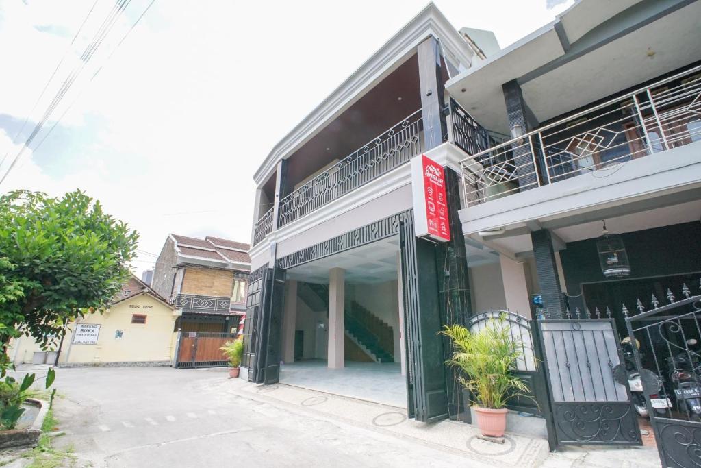 Το κτήριο όπου στεγάζεται  η παραθεριστική κατοικία