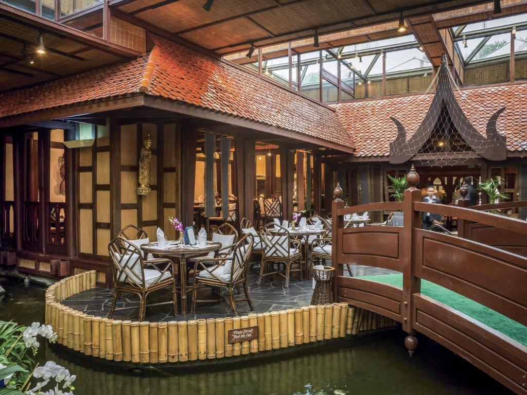 Mövenpick Grand Al Bustan - Resim 23