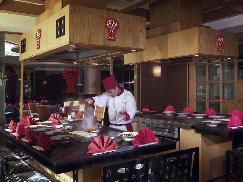 Mövenpick Grand Al Bustan - Resim 27