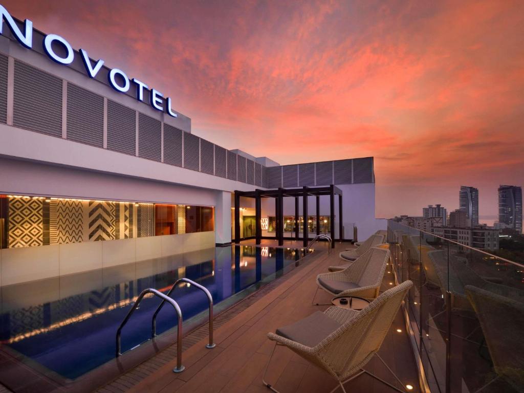 Πισίνα στο ή κοντά στο Novotel Kinshasa La Gombe