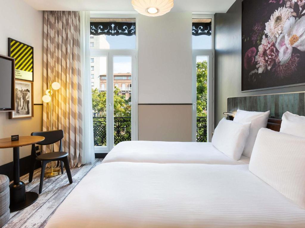 
Classic Room With Two Single Beds
