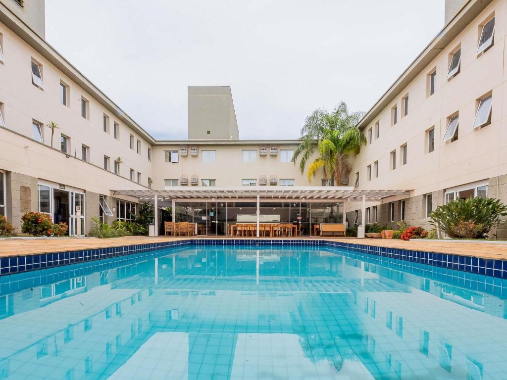 Bazén v ubytování Ibis Styles Campinas Alphaville nebo v jeho okolí