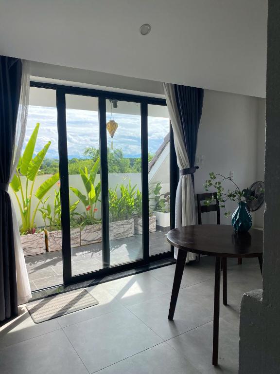 Charm Champion Villa Hoian - 18