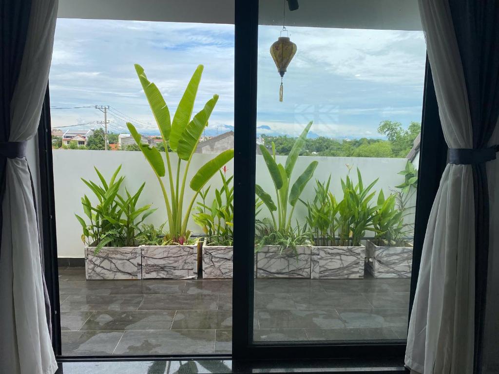 Charm Champion Villa Hoian - 16