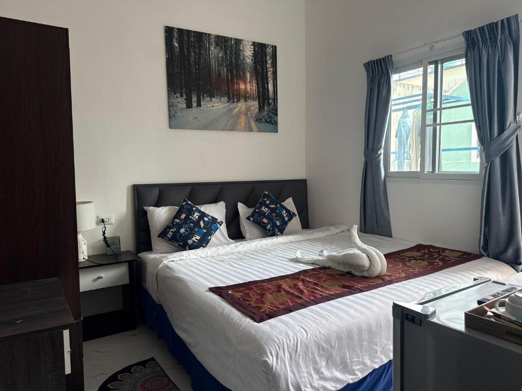 
Single Room with Shared Toilet
