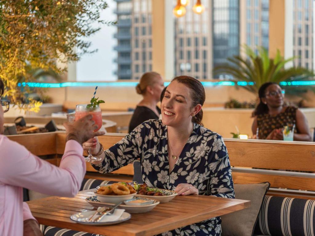 Mercure Dubai Gold District - Resim 36