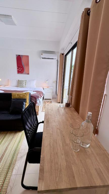 Holiday House Kata & Karon Phuket Hotel - Resim 24