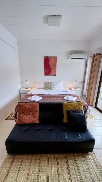 Holiday House Kata & Karon Phuket Hotel - Resim 17