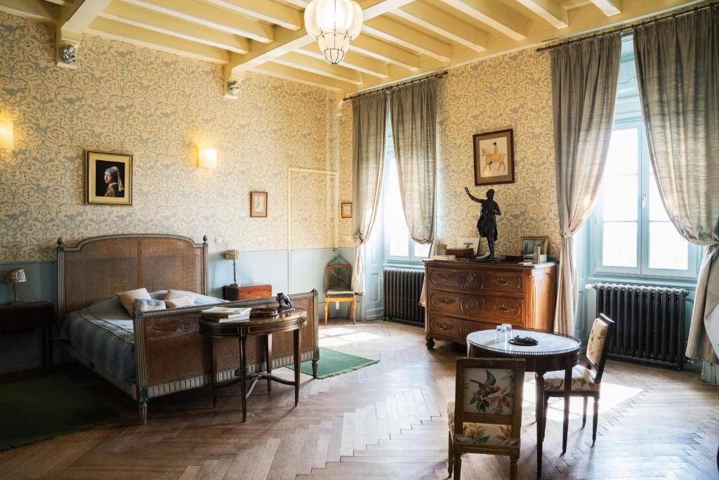 Château des Faugs - Deluxe Room