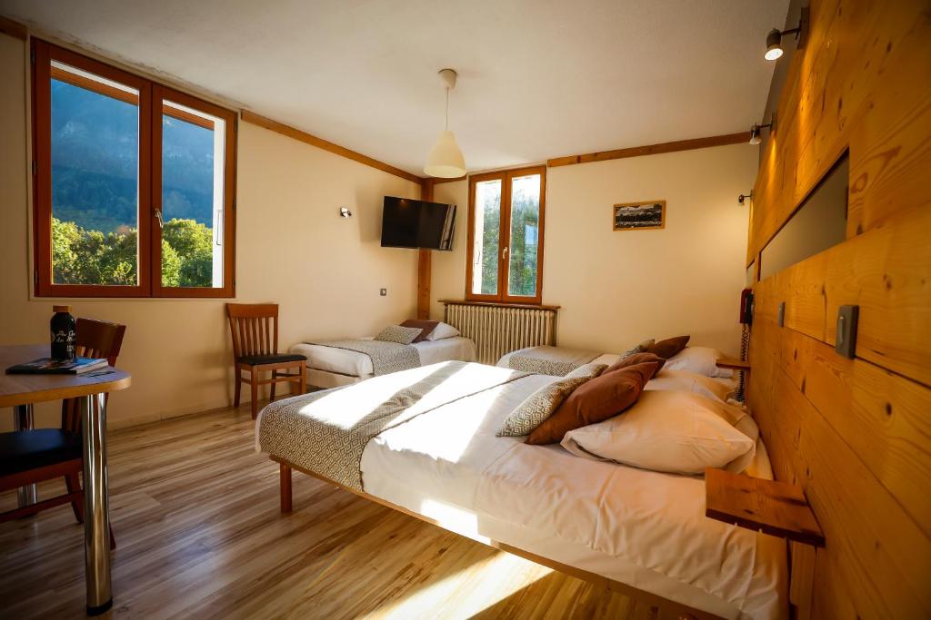 Logis Hôtel Au Gai Soleil du Mont-Aiguille - Habitación Cuádruple