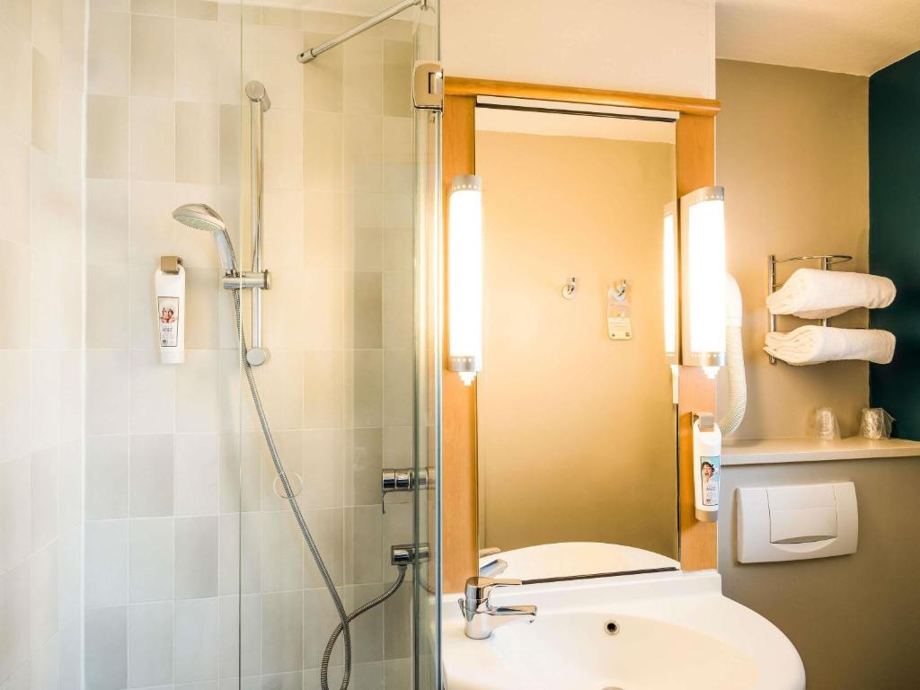 ibis Tours Nord - Standard Room With Two Single Beds
