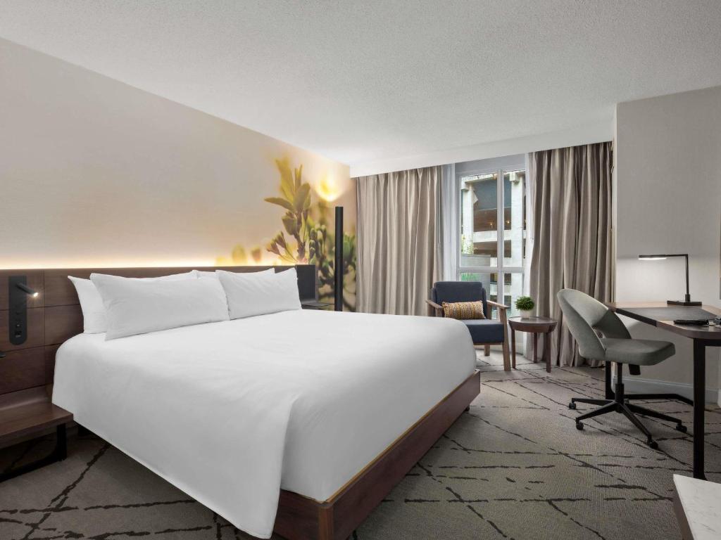 The Novotel Toronto Centre - Resim 7