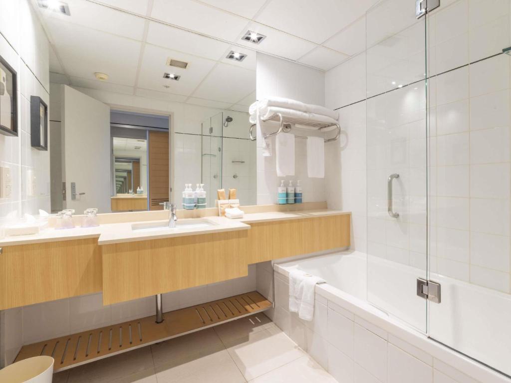 
Executive Double Room with Two Double Beds - Harbour Facing
