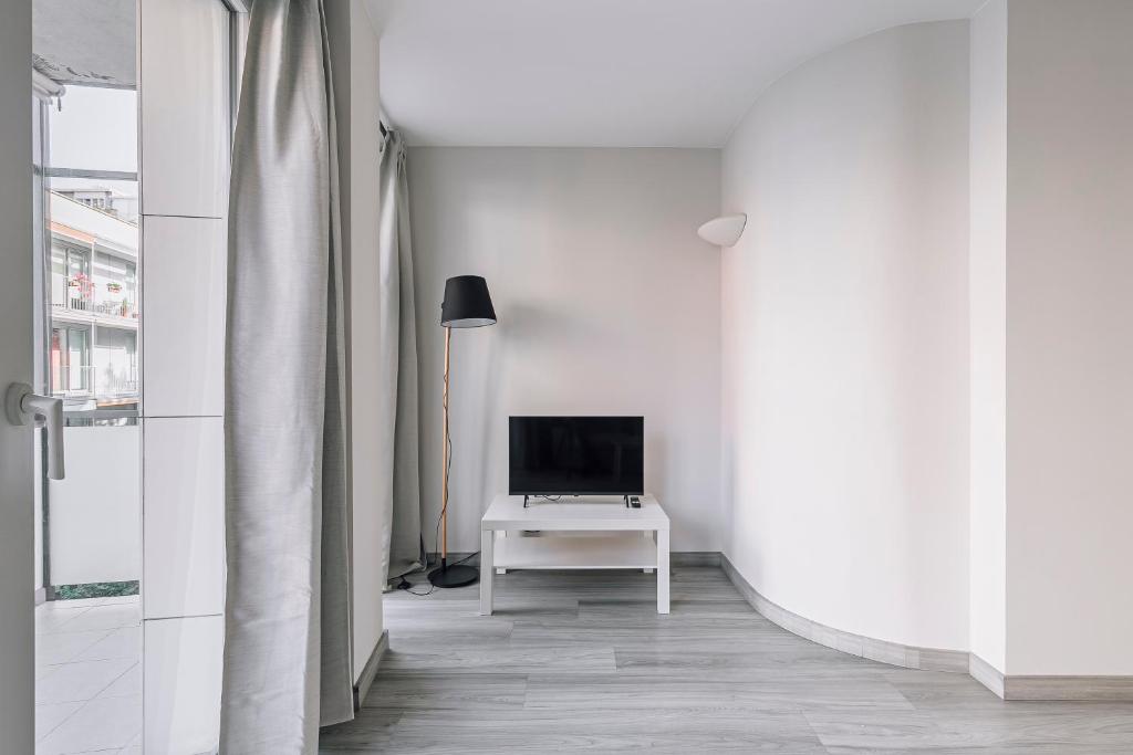 Weflating Barcelona Sants - Two-Bedroom Apartment With Balcony