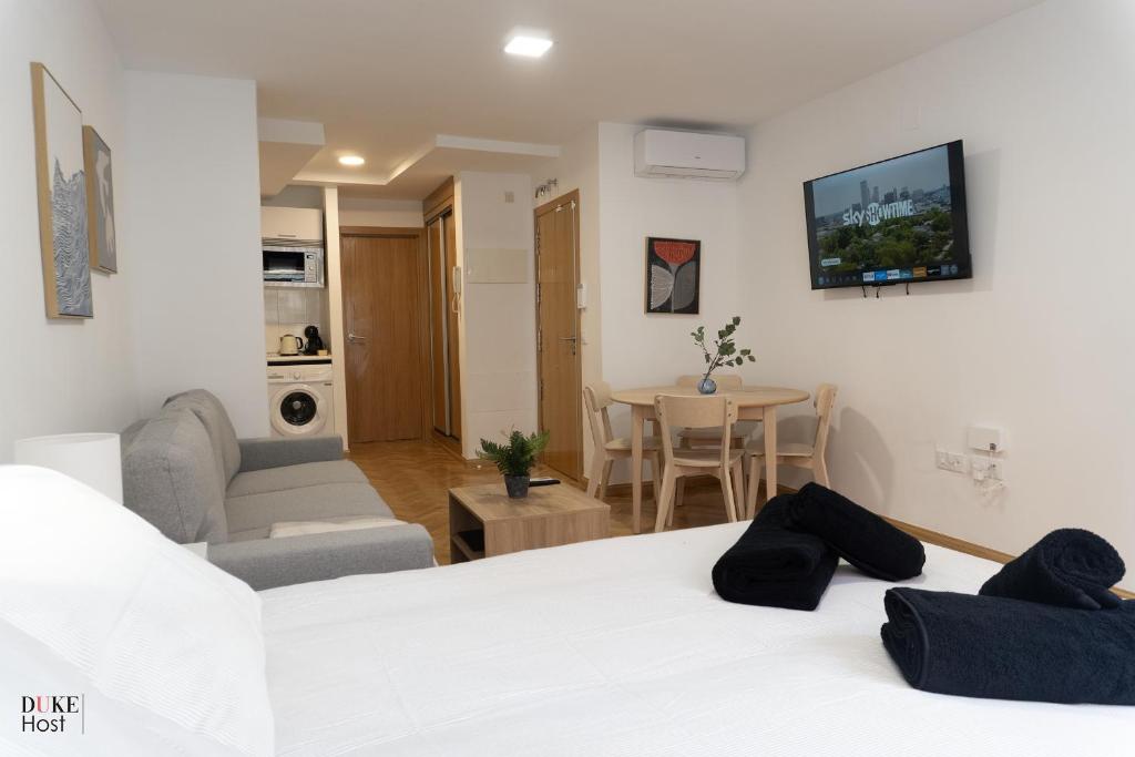 Cuatro Caminos Apartments