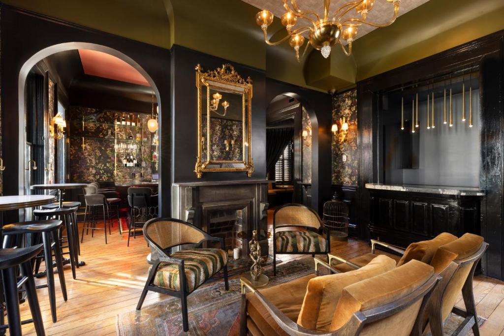 Un lugar para sentarse en Blackbird Hotel