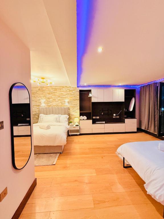 
Superior One-Bedroom Apartment
