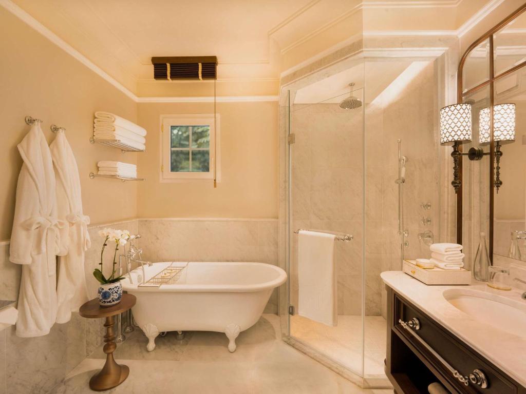 Heritage Wing Charlie Chaplin Suite with King Beds - Metropole Privileges and Benefits