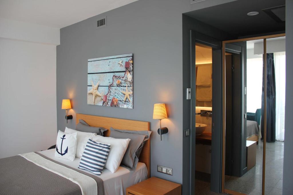 Port Marina Hotel - Eenpersoonskamer Met Uitzicht Op Zee