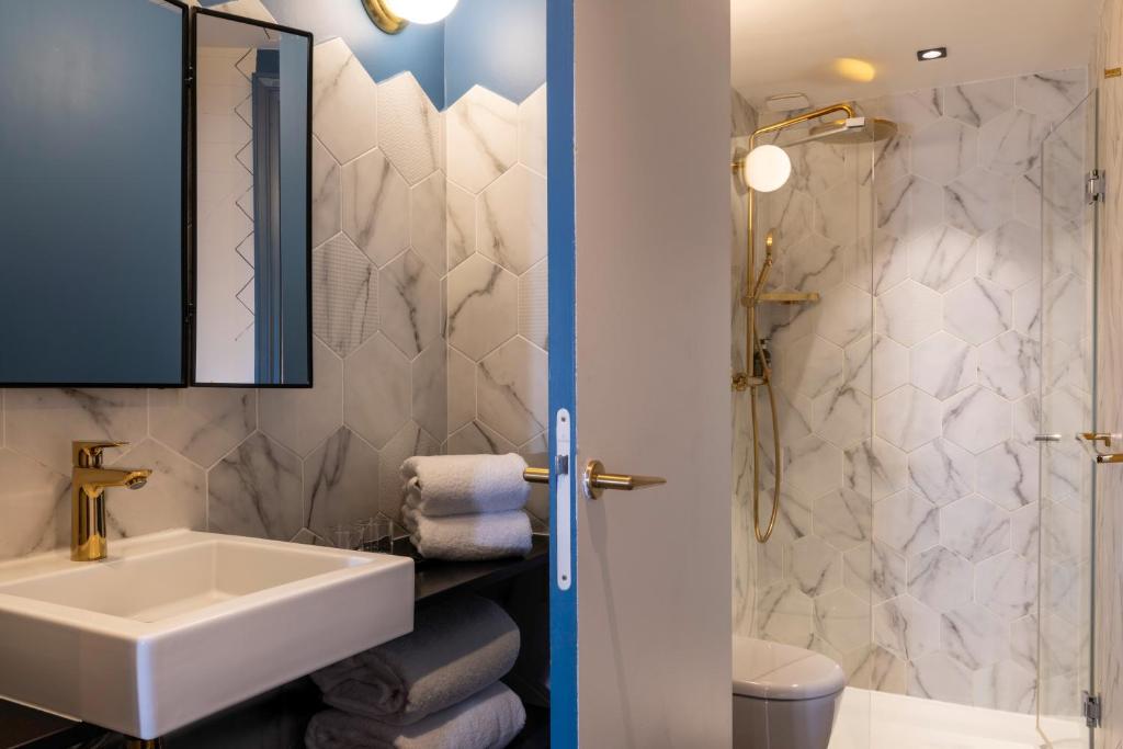 Hôtel Maxim Folies - 13