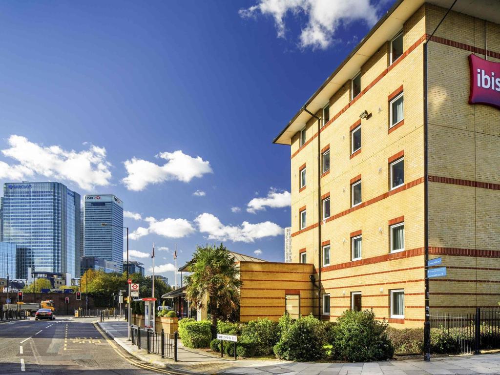 ibis London Docklands Canary Wharf - Resim 9