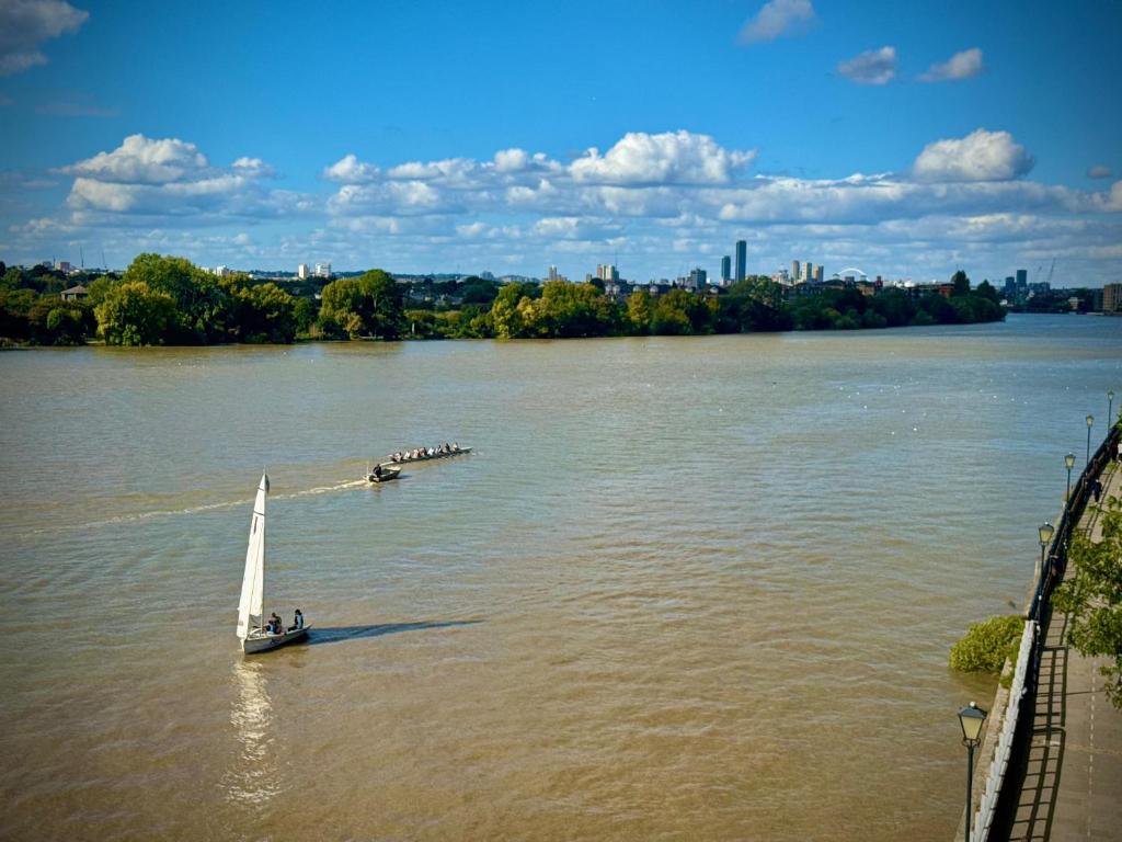 Fulham Pier Hotel - Resim 25