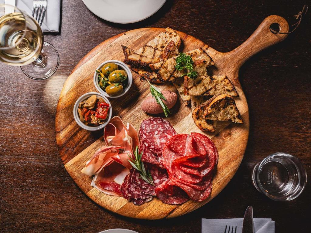 Novotel Canberra - Resim 36