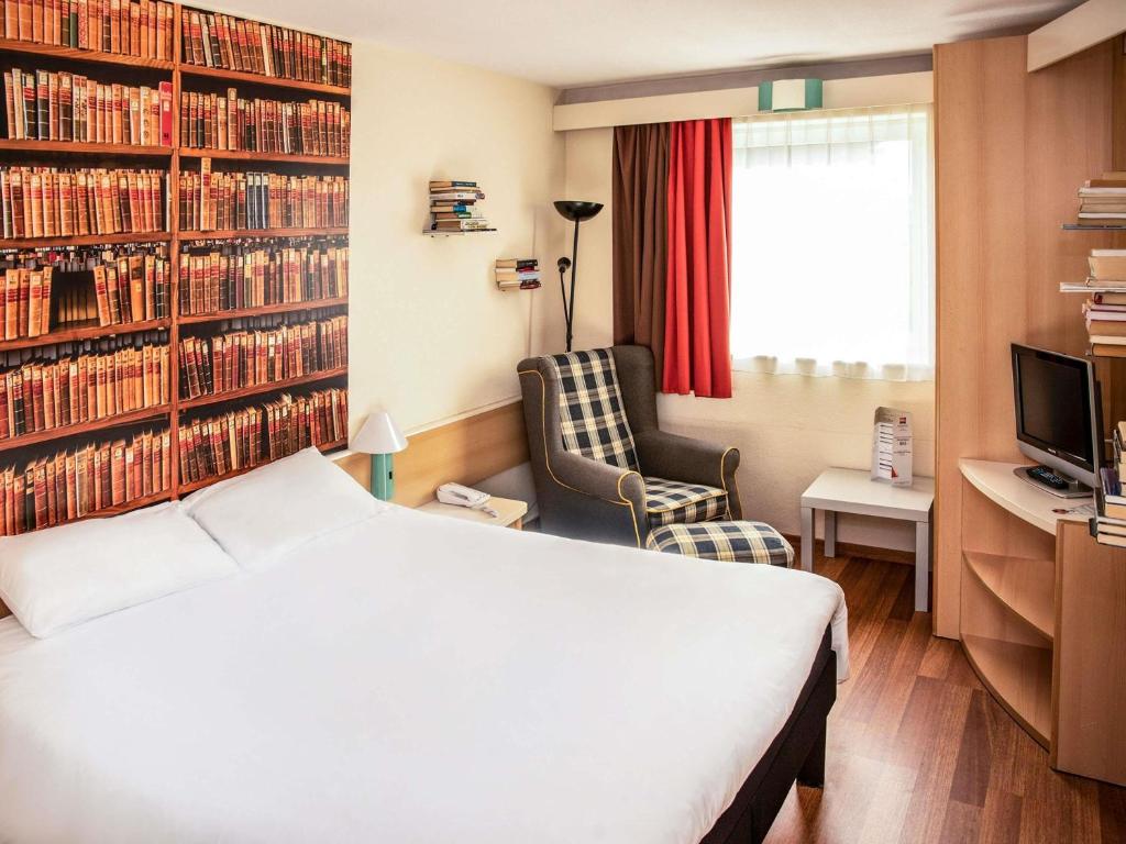 Ibis Poznan Stare Miasto - Resim 31