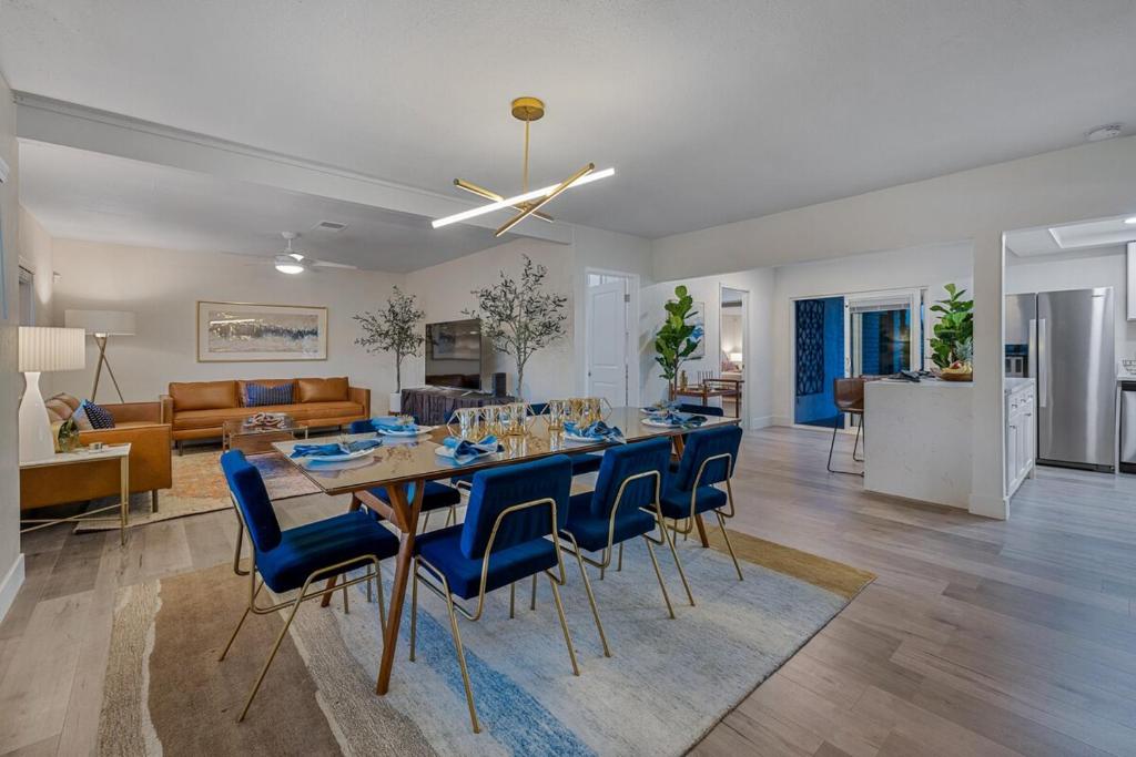 Khu vực ghế ngồi tại Casa Santa Rosa-Resort Pool & Spa, Fire Pit, BBQ, Ping Pong