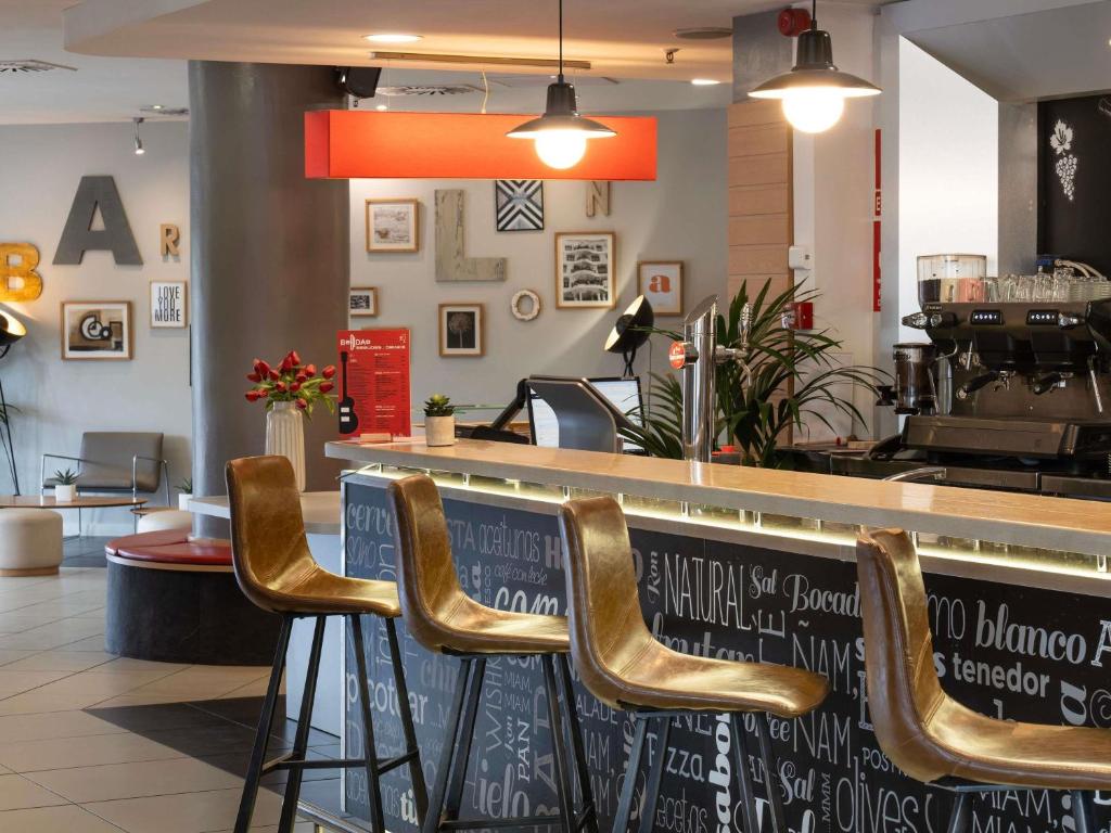 Ibis Barcelona Meridiana - Resim 7