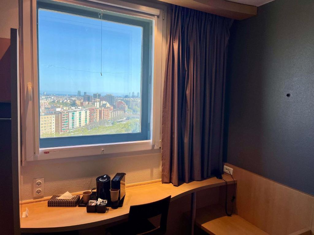 Ibis Barcelona Meridiana - Resim 12