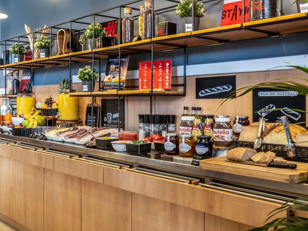 Ibis Barcelona Meridiana - Resim 40