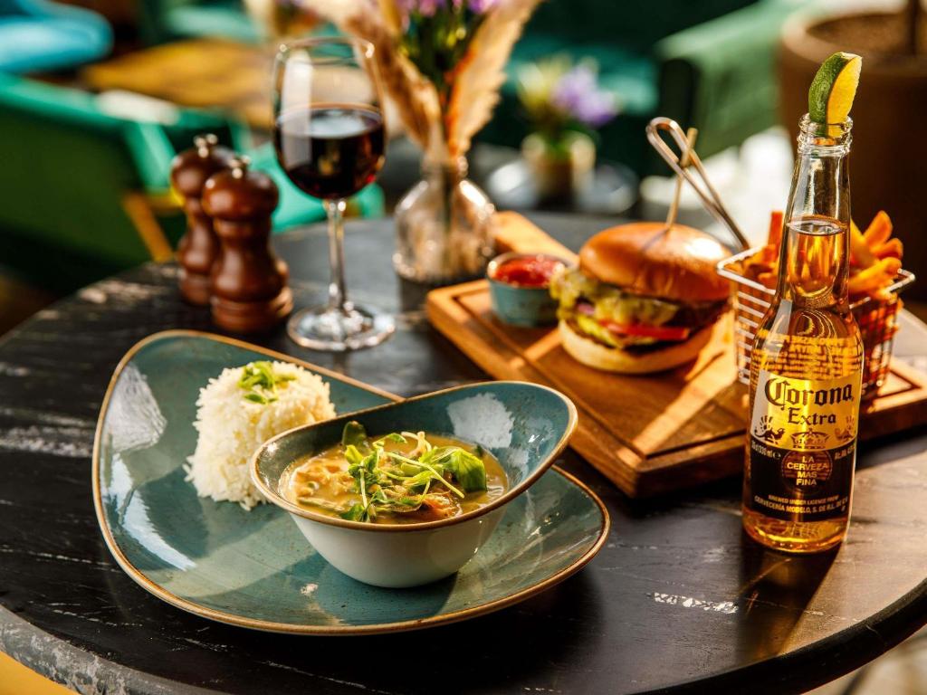 Novotel London Greenwich - Resim 12