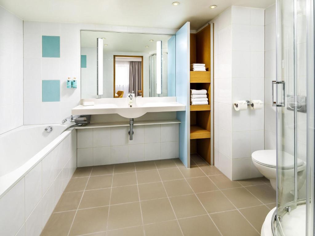 Novotel London Greenwich - Resim 3