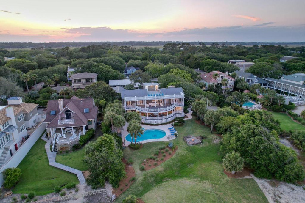 an aerial view of a large house with a swimming pool at 4201 Tenth Street in Saint Simons