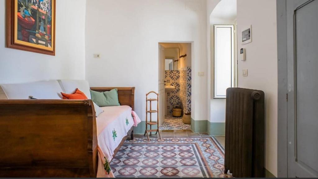 Villa Charita - Old Masseria in the historical town with private pool