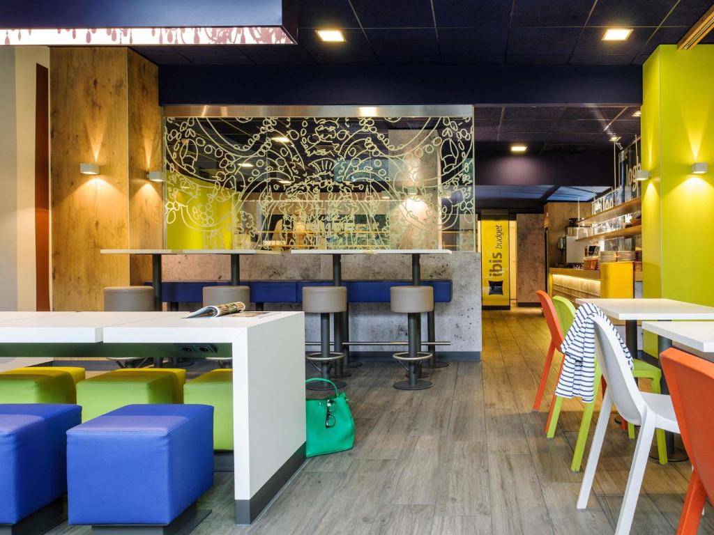 ibis budget Leeds Centre Crown Point Road - Resim 9